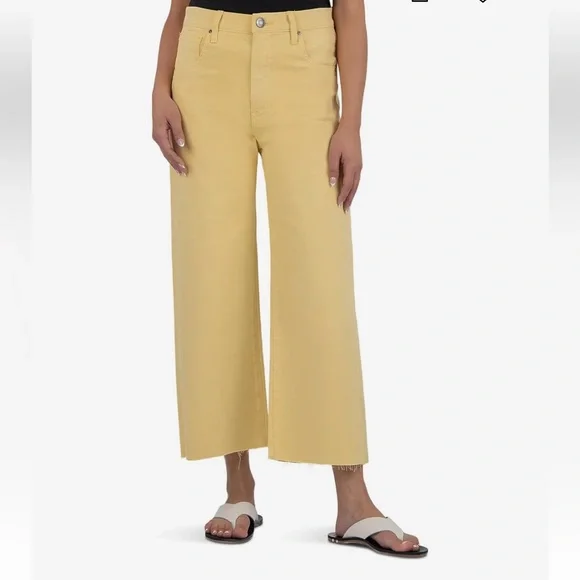 Kut from the Kloth Meg Flare Jeans in Yellow Size 14 - Picture 1 of 7